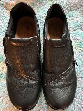 Clarks Collection Black Leather Slip On Shoes Side Zip Comfort Flats Womens 8.5
